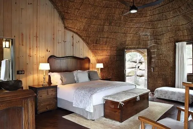 Luxury Dağ Evi, 1 En Büyük (King) Boy Yatak, Manzaralı (Thached Chalet, Outdoor Shower)