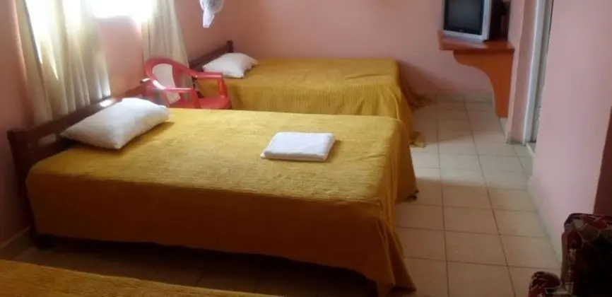 Standard Tek Büyük Yataklı Oda