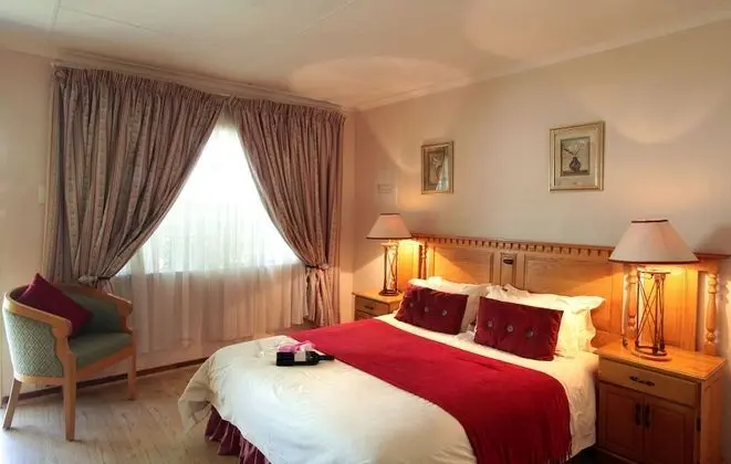Luxury Tek Büyük Yataklı Oda