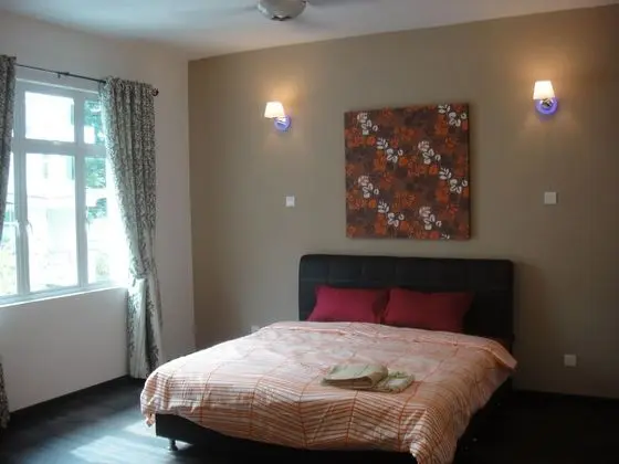 5 Bedroom Villa - 12 people