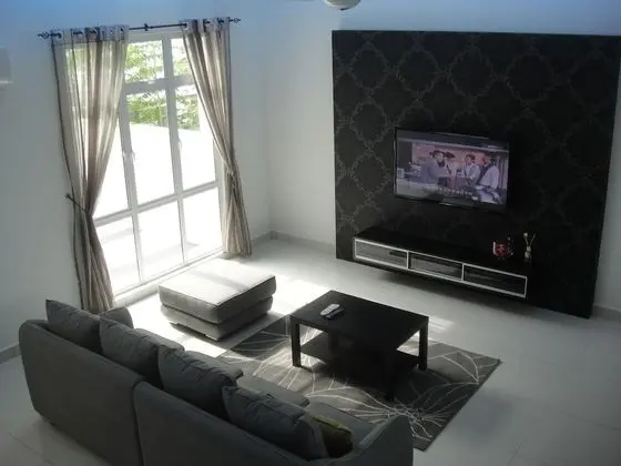 5 Bedroom Villa - 12 people