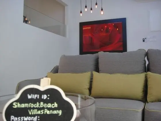 6 bedroom villa - 15 people