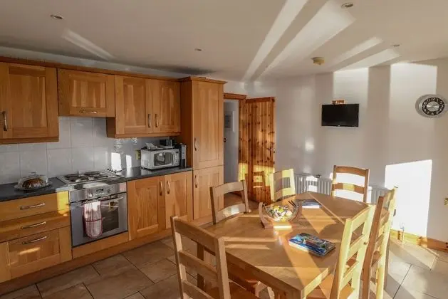 Kır Evi, Birden Çok Yatak, Sigara İçilmez, Göl Manzaralı