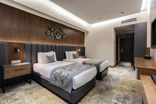 City Tek Büyük veya İki Ayrı Yataklı Oda