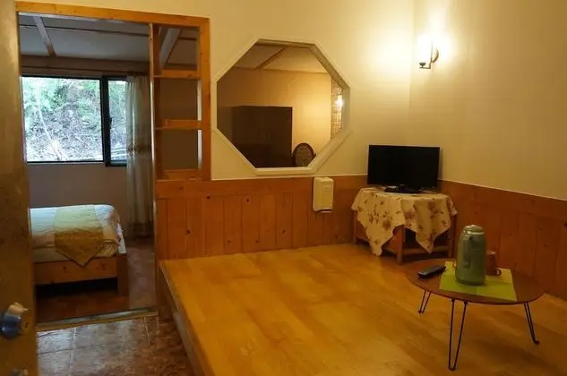 Traditional Tek Büyük Yataklı Oda