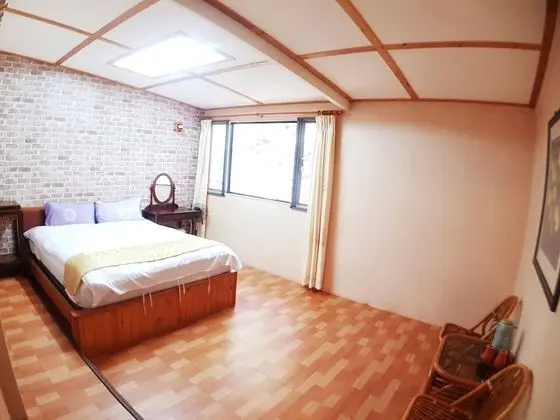 Traditional Tek Büyük Yataklı Oda