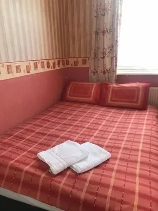 Small Double, Ensuite