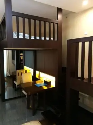 Business Çatı Katı (Loft)