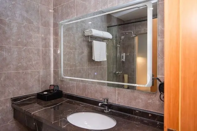 Business Tek Büyük Yataklı Oda