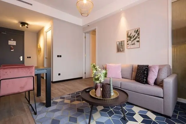 Deluxe Stüdyo, 1 En Büyük (King) Boy Yatak ve Çekyat