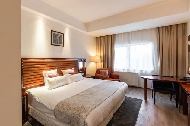 Standard Tek Büyük Yataklı Oda