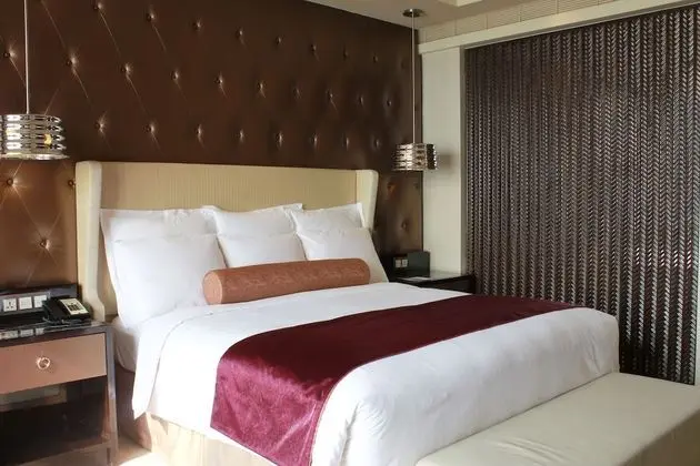 Deluxe Oda, 1 En Büyük (King) Boy Yatak, Sigara İçilebilir, Şehir Manzaralı
