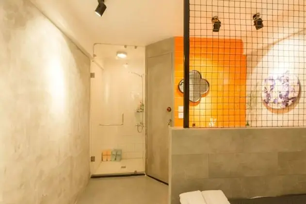 Deluxe Stüdyo, Sigara İçilmez, Bahçeli