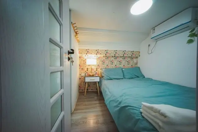 İki Ayrı Yataklı Oda, Sigara İçilmez