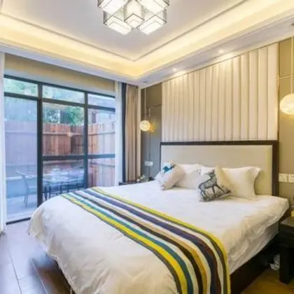 Deluxe Tek Büyük Yataklı Oda
