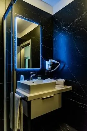 Comfort Tek Büyük veya İki Ayrı Yataklı Oda