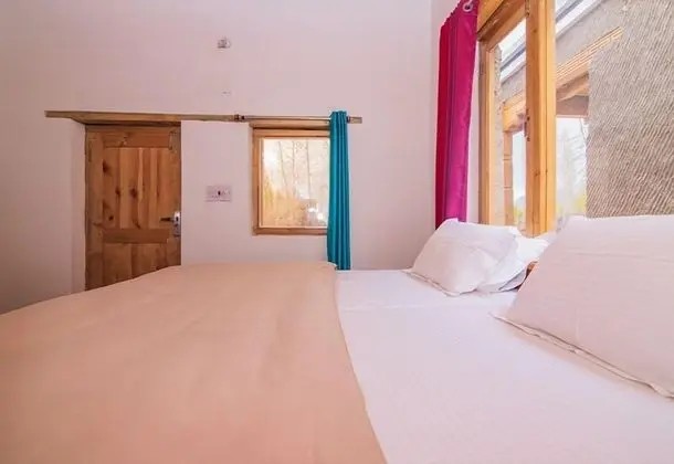Kır Evi, 2 Tek Kişilik Yatak, Sigara İçilmez