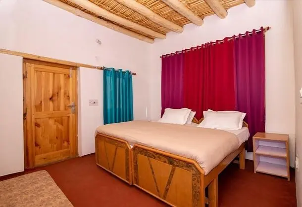 Kır Evi, 2 Tek Kişilik Yatak, Sigara İçilmez