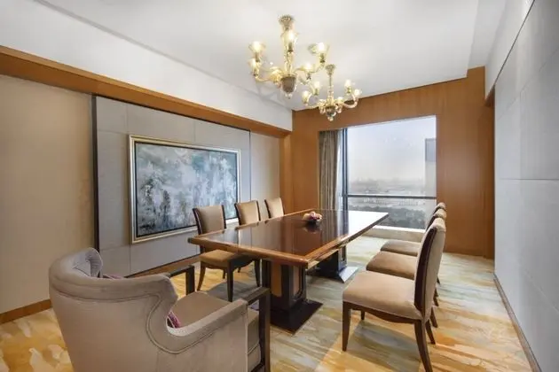 Süit, 1 Yatak Odası, Göl Manzaralı (1 King Bed, Dining Area)