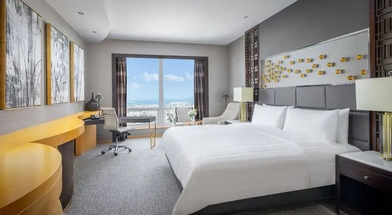 Horizon Executive Room - Exclusive access to the Horizon Club Lounge and breakfast