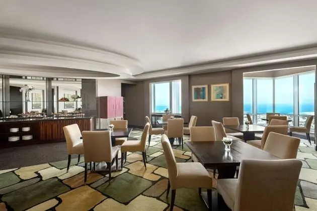 Horizon Executive Room - Exclusive access to the Horizon Club Lounge and breakfast
