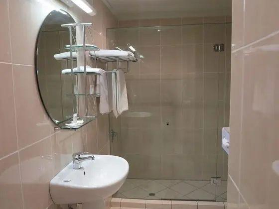 Deluxe Stüdyo, 1 En Büyük (King) Boy Yatak