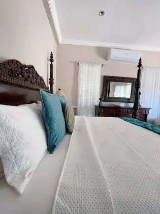Superior Oda, 1 En Büyük (King) Boy Yatak, Havuz Manzaralı (Cayman Palm)