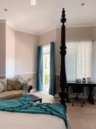 Superior Oda, 1 En Büyük (King) Boy Yatak, Havuz Manzaralı (Cayman Palm)
