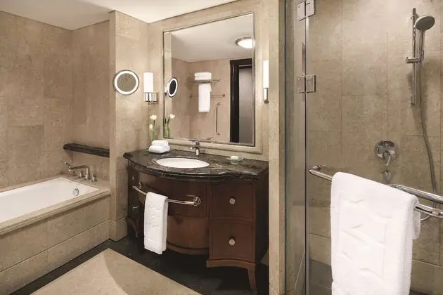 Deluxe Oda, 1 En Büyük (King) Boy Yatak