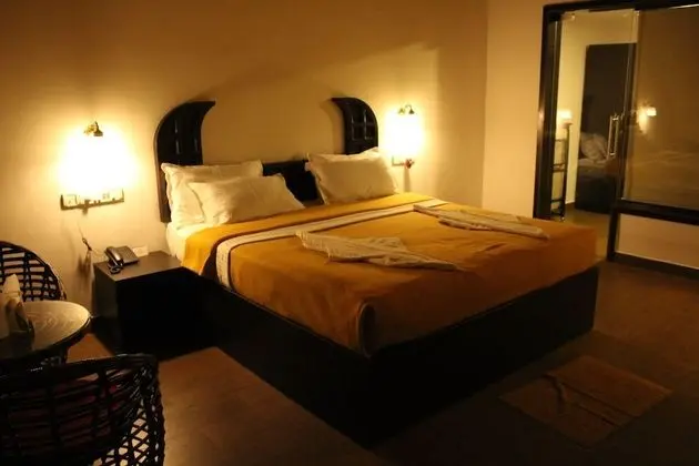 Luxury Oda