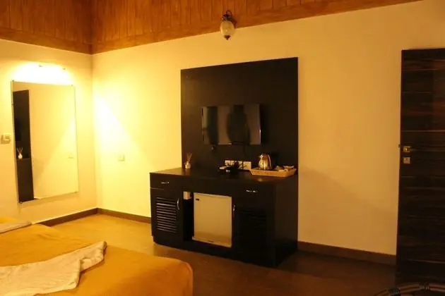 Luxury Oda