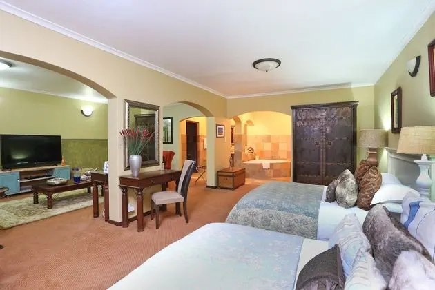Luxury Süit, 2 Büyük (Queen) Boy Yatak, Özel Banyo, Vadi Manzaralı