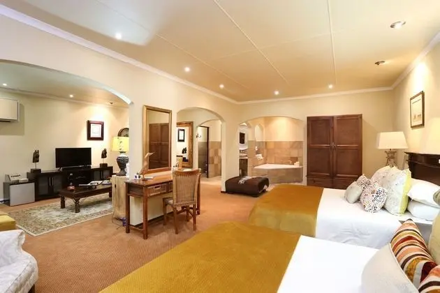 Luxury Süit, 2 Büyük (Queen) Boy Yatak, Özel Banyo, Vadi Manzaralı