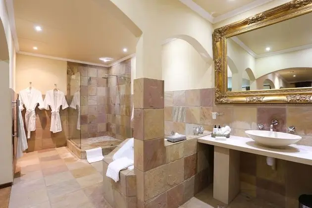Luxury Süit, 2 Büyük (Queen) Boy Yatak, Özel Banyo, Vadi Manzaralı