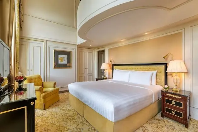 Dubleks, Şehir Manzaralı (Duplex Suite, Eiffel View)