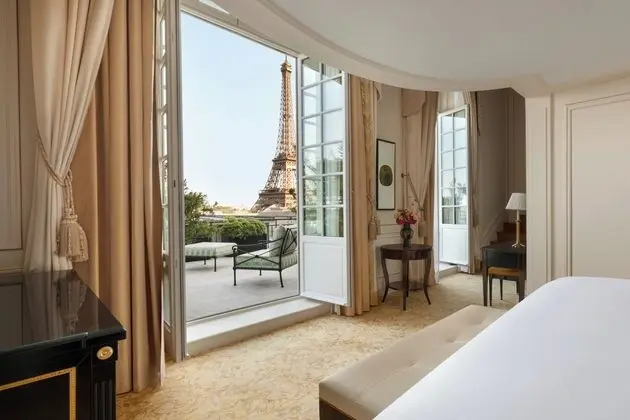 Dubleks, Şehir Manzaralı (Duplex Suite, Eiffel View)