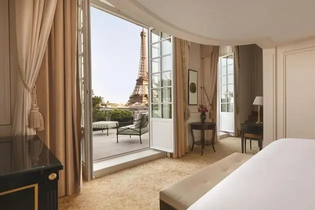 Dubleks, Şehir Manzaralı (Duplex Suite, Eiffel View)