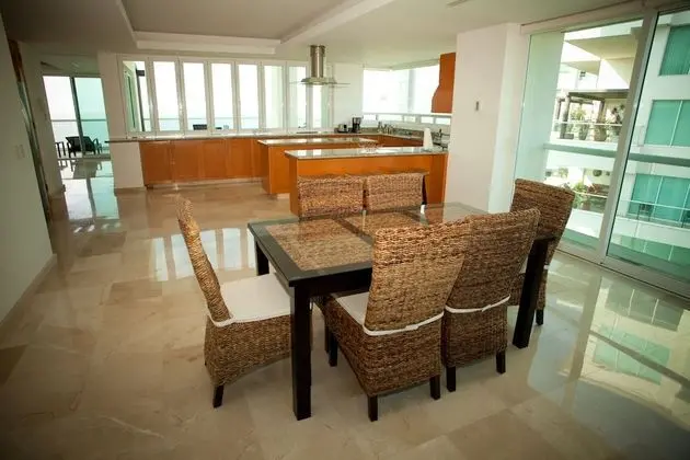 Luxury Çatı Katı Süiti (Penthouse), 5 Yatak Odası, Engellilere Uygun, Mutfak