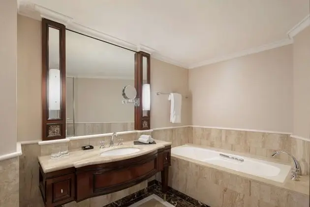 Premier Oda, 1 En Büyük (King) Boy Yatak (Grand, High Floor)
