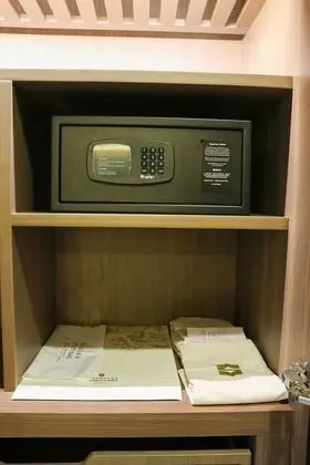 Büyük Yataklı Tek Kişilik Oda