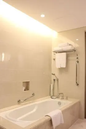 Büyük Yataklı Tek Kişilik Oda