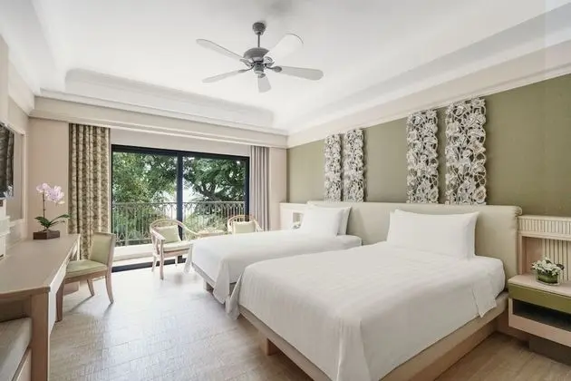 Superior Hill View Twin Room