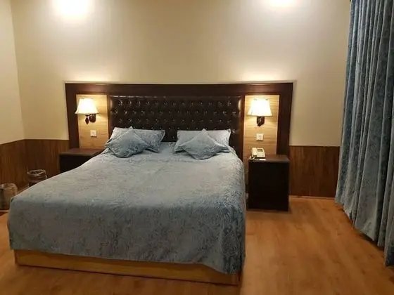 Kır Evi, 1 Tek Kişilik Yatak, Göl Kenarı