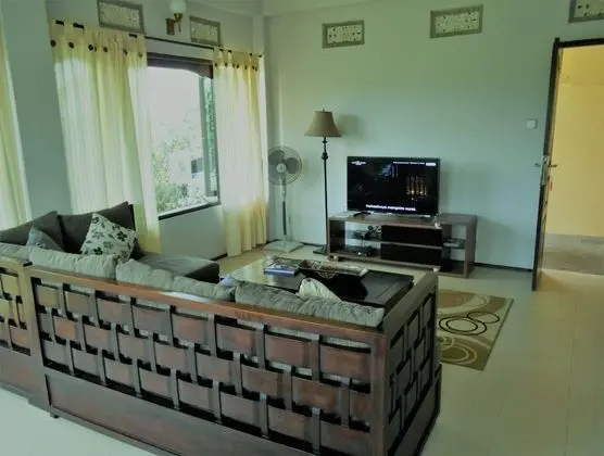 Villa (Senang)