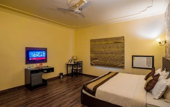 Deluxe Tek Büyük Yataklı Oda, 1 Büyük (Queen) Boy Yatak, Özel Banyo, Bahçe Manzaralı