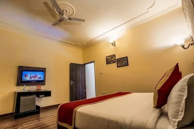 Deluxe Tek Büyük Yataklı Oda, 1 Büyük (Queen) Boy Yatak, Özel Banyo, Bahçe Manzaralı