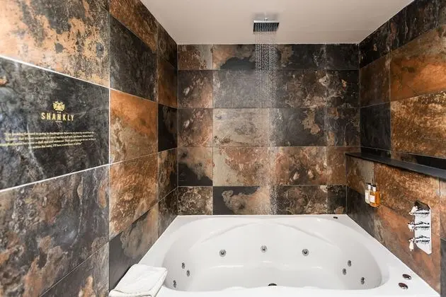 Luxury Oda (Sleeps 4)