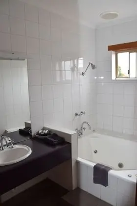 Executive Stüdyo, Sigara İçilmez, Jakuzi (Executive Spa Suite)