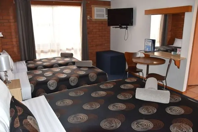 Standard Stüdyo, Sigara İçilmez (Quadruple Room)