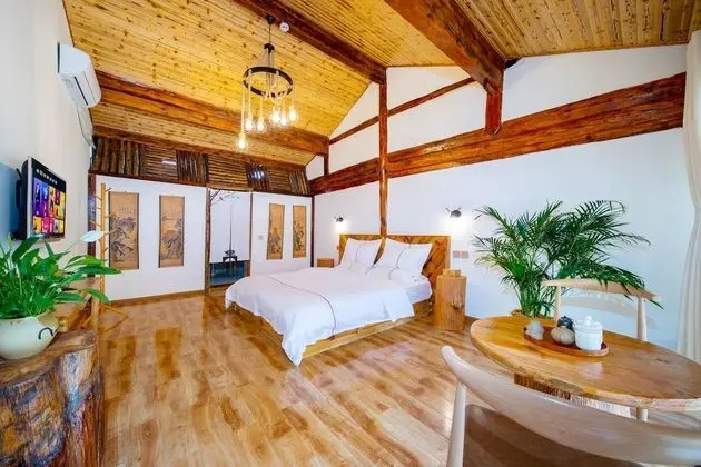 Signature Tek Büyük Yataklı Oda, Bahçe Manzaralı (Room No.4)
